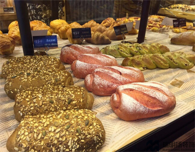 裝修一個(gè)蛋糕店需要花多少錢？